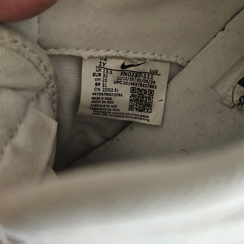 Nike White Kids Sneakers - Picture 11 of 11